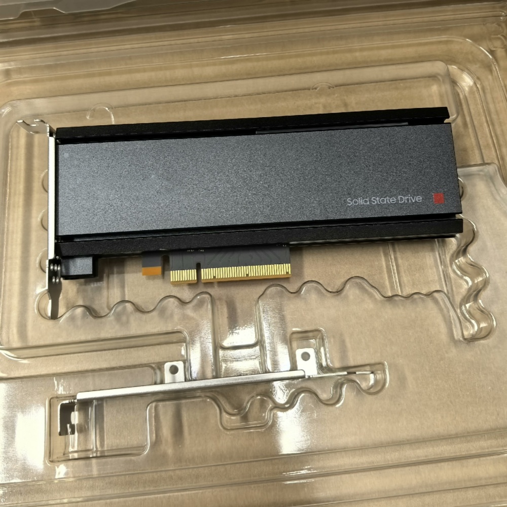 NEW Original PM1735 1.6T 3.2T  - огляд і ціна Samsung Ssd